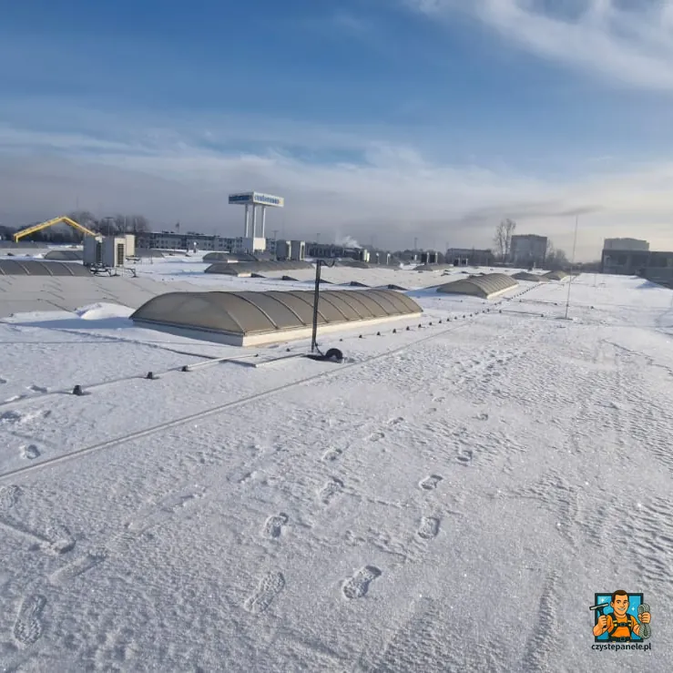 Realizacja Odśnieżanie dachu w sklepie budowlanym Gdańsk